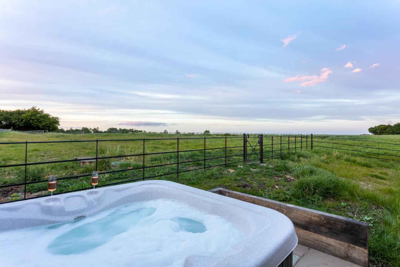 Cambridge Country Cottages ภายนอก รูปภาพ