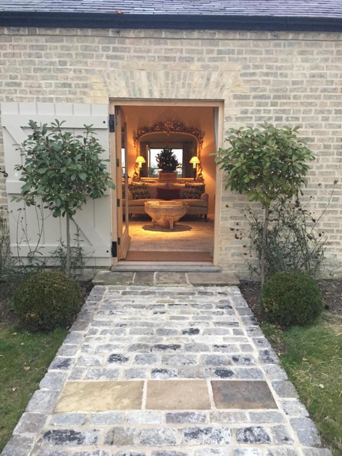 Cambridge Country Cottages ภายนอก รูปภาพ
